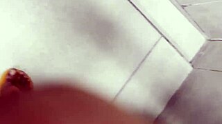 masturbating hard in gym bathroom first time 😩💦🔥