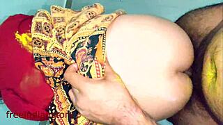 Indian Aunt's Holiday Nude Sex Adventure