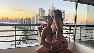 fuder gostoso no por do sol delicia cowgirl com ela tatuada e peituda