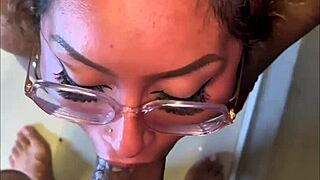 Morena rabuda takes thick cock on balcony outdoor