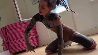 anuskatzz shakes her athletic ass in heels exotic pole dance compilation 🔥💃