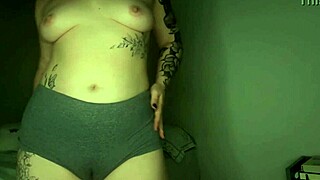 teasing my juicy cameltoe at the gym