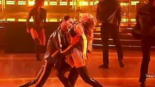 val chmerkovskiy grinding saggy tits with tongue kisses 😘🔥💦