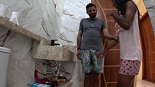 encanador fode só cuzinho da novinha no vazamento ai caralho