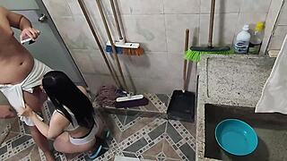pervy step-cousin films me washing then i deepthroat him 😜🍆💦