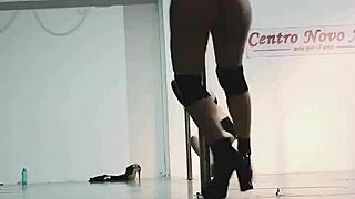 Hey doctor show that ass dancing