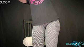 Barefoot housewife milf teases toes and soles