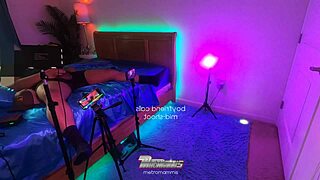 Boyfriend Calls Metromammi Mid-Audition for Interracial Deepthroat and Squirting