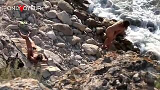 oh man, this horny beach chick loves stranger cock right there!! 😩🏖️🍆