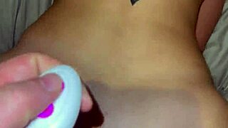 stepmom vibes with vibrator buzzing her wet pussy 😈🍆