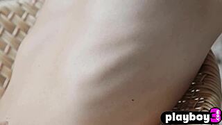 i'm elilith noir strippin showin my hot naturall teen body!!