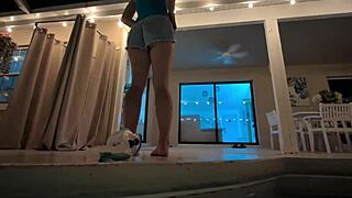 Wanna finger yourself to orgasm in my pool tonight?