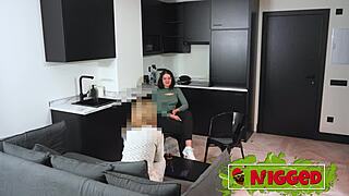 stunning latina babybell's killer ass fucks black glovo delivery guy