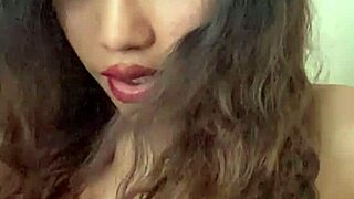 😍 petite babe dances in skirt then fingers her pussy deep 💦