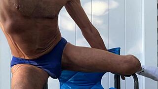check out my deep stretches flashing monster bulge in briefs! 💪🍆