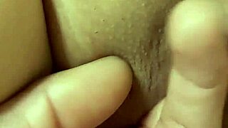 hey, check out me fingering this hot chinese girl's wet pussy 👅😏