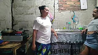mi vecina amaneció perra queriendo follada dura en cocina