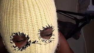 bee4403 delivers that pro level sloppy deepthroat blowjob on a beauty's ass