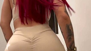 stepmom sucks me quick then lets me pound that juicy ass before anyone gets home 🔥🍑