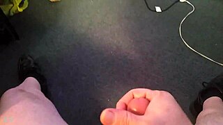 I'm so damn horny solo fingering wet!
