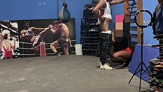 na academia personal sem cueca me ajudou fiquei molhada dei pra ele na hora!
