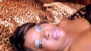 hot girls lisa rivera and poizon ivy kiss lick wet pussies barefoot