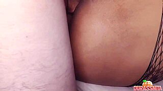 me follando el coño shaved de mi amiga latina teen hasta correrme