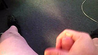 I'm so damn horny solo fingering wet!