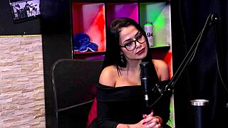 Gym ignored her face, sis fumes—discovers fetishes, mia luz strips sheer red!