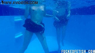 Yessica bunny and helen star scissor wet pussies poolside orgasm frenzy