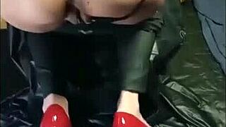 He spills cum on her sagging tits in drag
