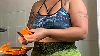 Casada flashes swollen pussy while cooking online videos