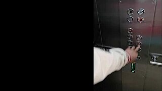 Vecina's Stepmom Fucked Hard in Elevator Medellin Colombia Cumshot