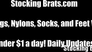 oh god we luv suckin them stocking clad toes so much!!