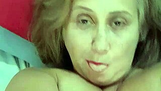 😍 Spanish feet fetish and that huge clit on her big pussy lips! 🔥