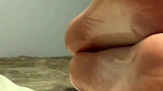 sexy milf's oiled soles scrunched up 😍👣💦