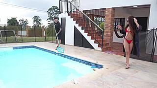 Colombian beauty seduced by pool cleaner for sloppy outdoor fuck?