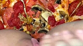 Saudi teen squirts pizza chocolate on juicy pussy – kinky LA amateur ASMR fetish play?