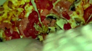 Saudi teen squirts pizza chocolate on juicy pussy – kinky LA amateur ASMR fetish play?