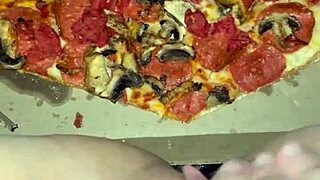 Saudi teen squirts pizza chocolate on juicy pussy – kinky LA amateur ASMR fetish play?