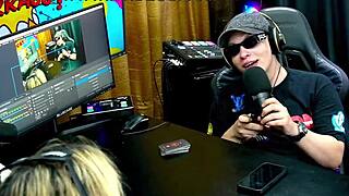 Novinha Flashes Wet Pussy on Podcast and Barraco Explodes!