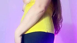 🤯 Latina wife in leggings films dirty cheating for stepson, what a nasty puta bhabhi! 🇺🇸🔥