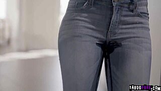 Isn't Kendra Spade's asian pussy dripping after daddy's sloppy blowjob ride?