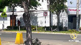peruvian latina workout caught suspicious by cop streets?