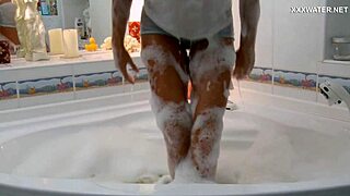 hey sima, you horny russian slut, rubbin off in the tub till orgasm?