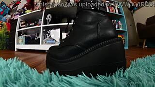 Nixlynka's thicc goth latina ass up close and sexy!