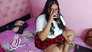 universitaria culona folla duro en clases virtuales con su papi musculoso