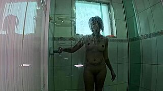 Annie Clementine's Juicy Pussy Takes Monster Cock Fisting Challenge!