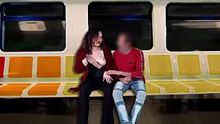 masturbo a un desconocido en el tren