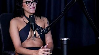 Elisa Sanchez shows how she sucks pussy on camera